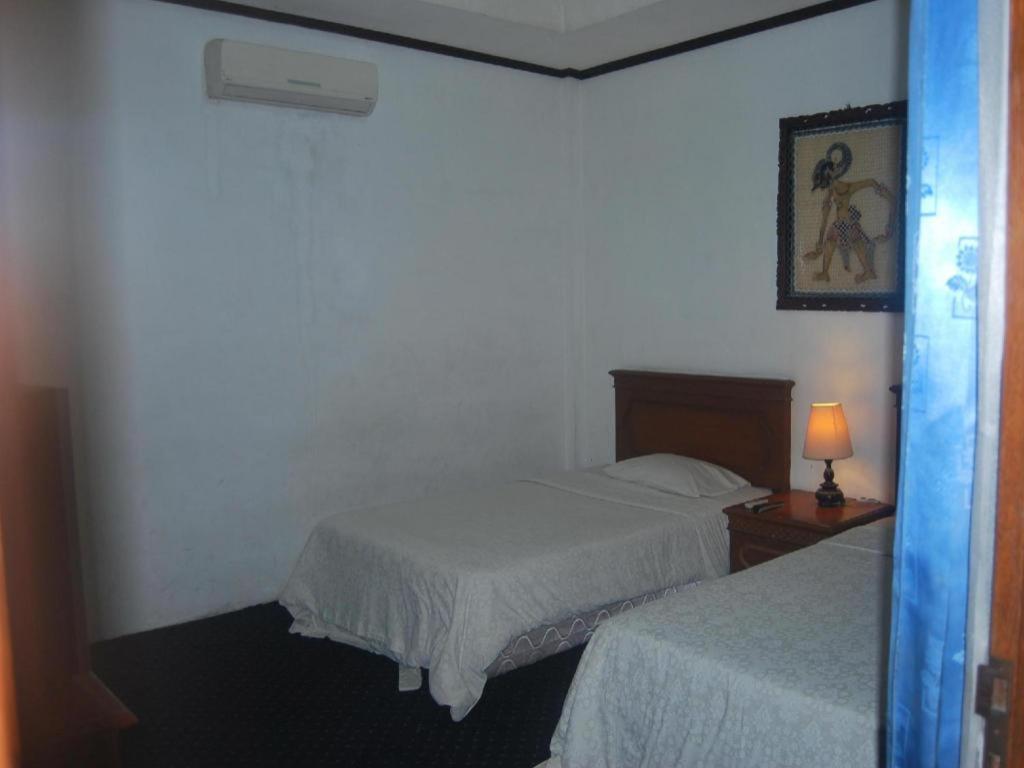Sadinah Sahid Josodipuro Hotel Colomadu Exterior photo