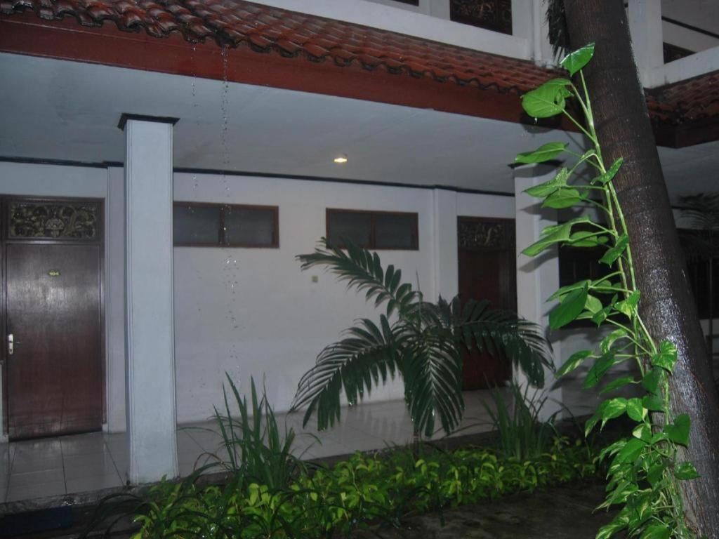 Sadinah Sahid Josodipuro Hotel Colomadu Exterior photo