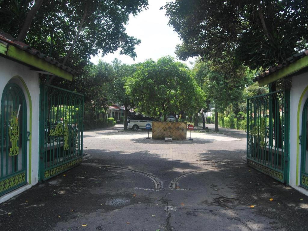 Sadinah Sahid Josodipuro Hotel Colomadu Exterior photo