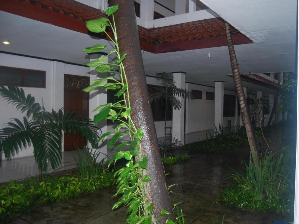 Sadinah Sahid Josodipuro Hotel Colomadu Exterior photo