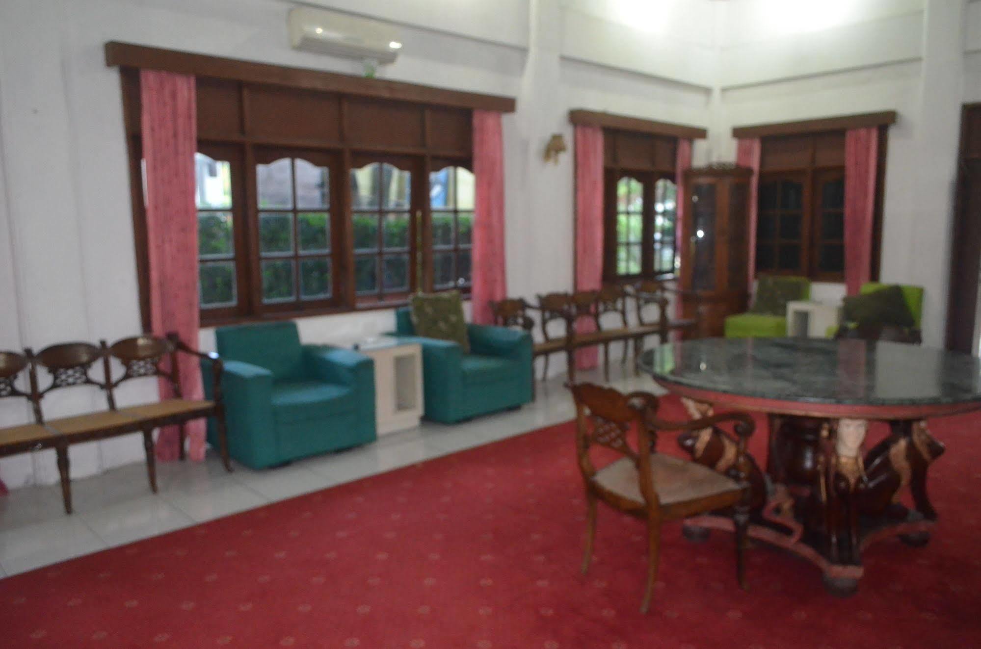 Sadinah Sahid Josodipuro Hotel Colomadu Exterior photo