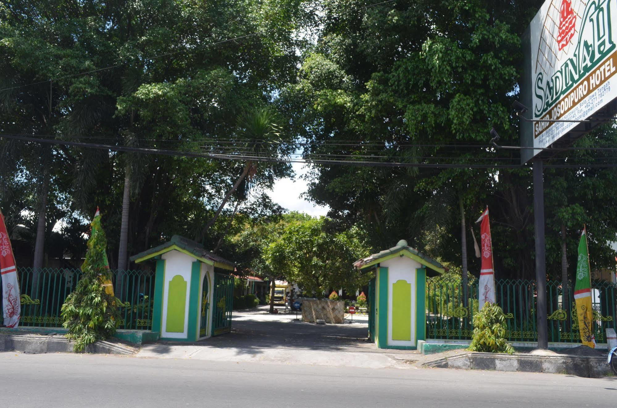 Sadinah Sahid Josodipuro Hotel Colomadu Exterior photo